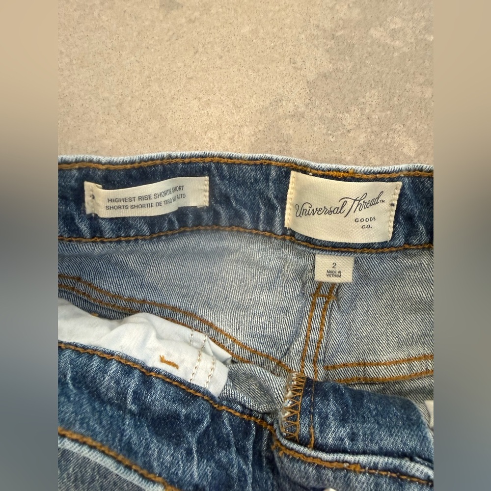 Universal Thread Mid-Rise Blue Denim Shorts Size 2